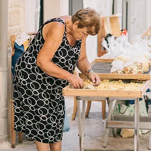 https://lenas-suites-bari-vecchia.barihotels.org